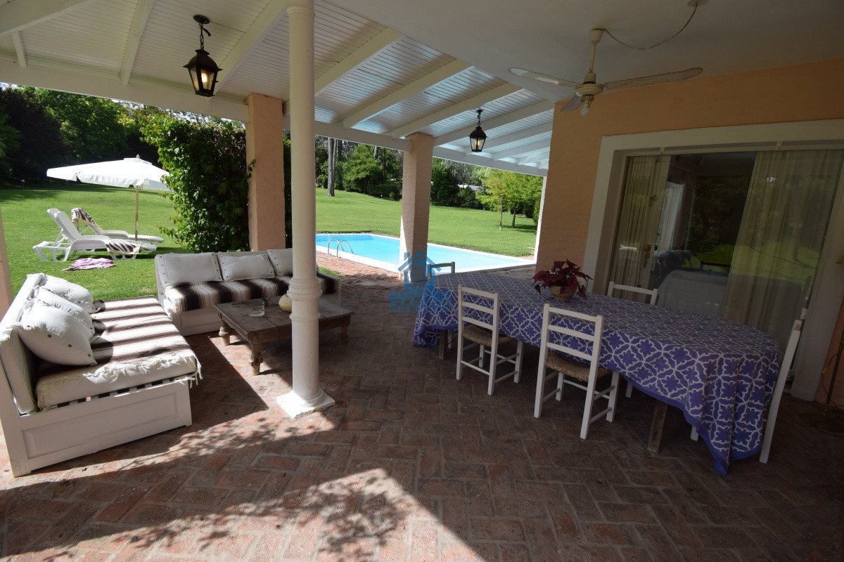 Casa ID.491 - Excelente Casa de 4 Dormitorios en Playa Brava, Punta del Este