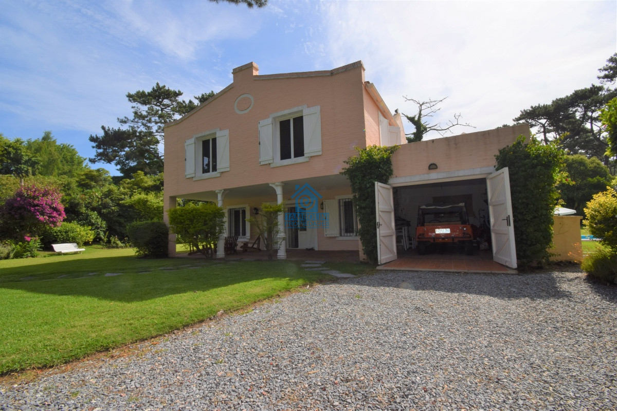 Casa ID.491 - Excelente Casa de 4 Dormitorios en Playa Brava, Punta del Este