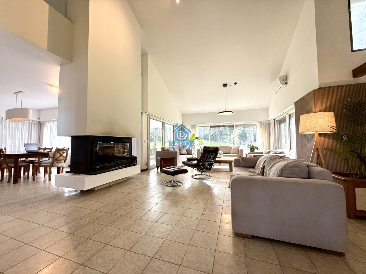 Casa ID.940 - Casa en alquiler de temporada con 4 suites más dependencia en 4500 m2 piscina y parrillero 