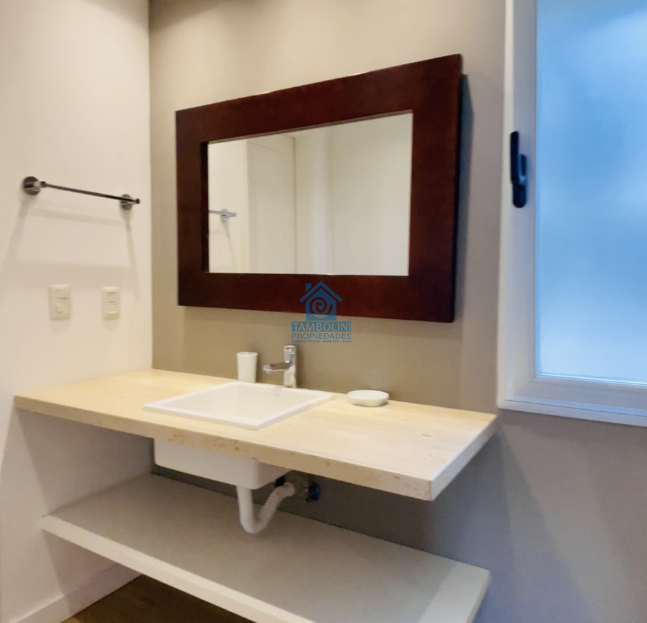 Casa ID.604 - Venta y alquiler de maravillosa casa de cuatro dormitorios en barrio privado, Playa Brava, Punta del Este