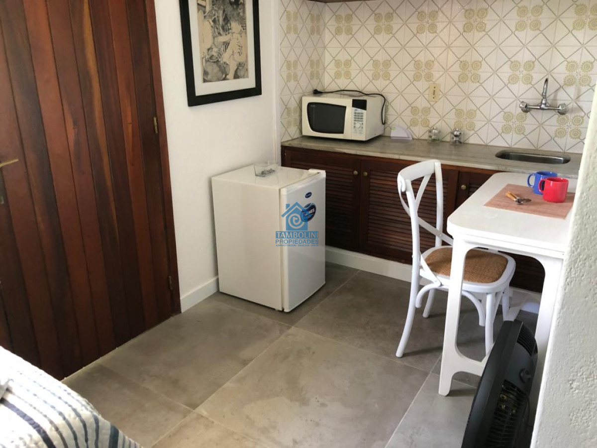 Casa ID.477 - Excelente Casa de 7 Dormitorios, Piscina, Barbacoa y Dependencia en Punta del Este