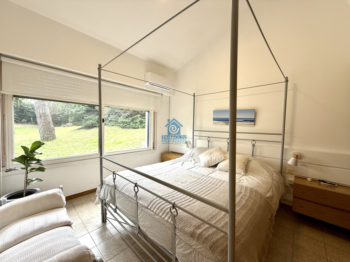 Casa ID.940 - Casa en alquiler de temporada con 4 suites más dependencia en 4500 m2 piscina y parrillero 