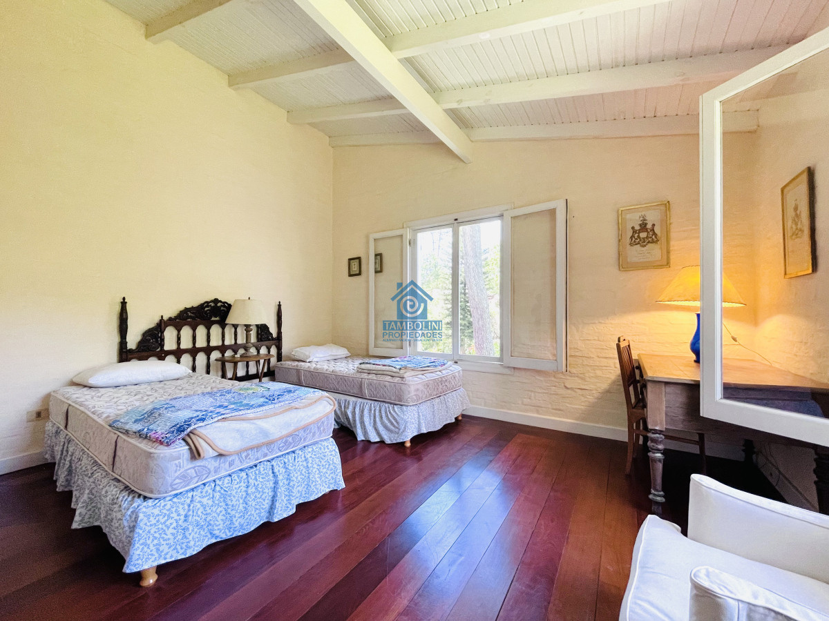 Casa ID.491 - Excelente Casa de 4 Dormitorios en Playa Brava, Punta del Este
