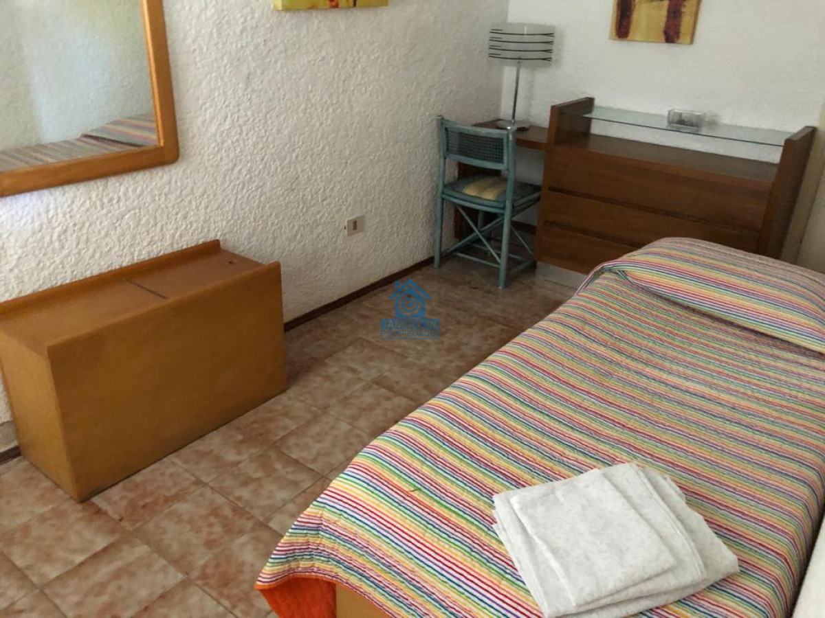 Casa ID.477 - Excelente Casa de 7 Dormitorios, Piscina, Barbacoa y Dependencia en Punta del Este