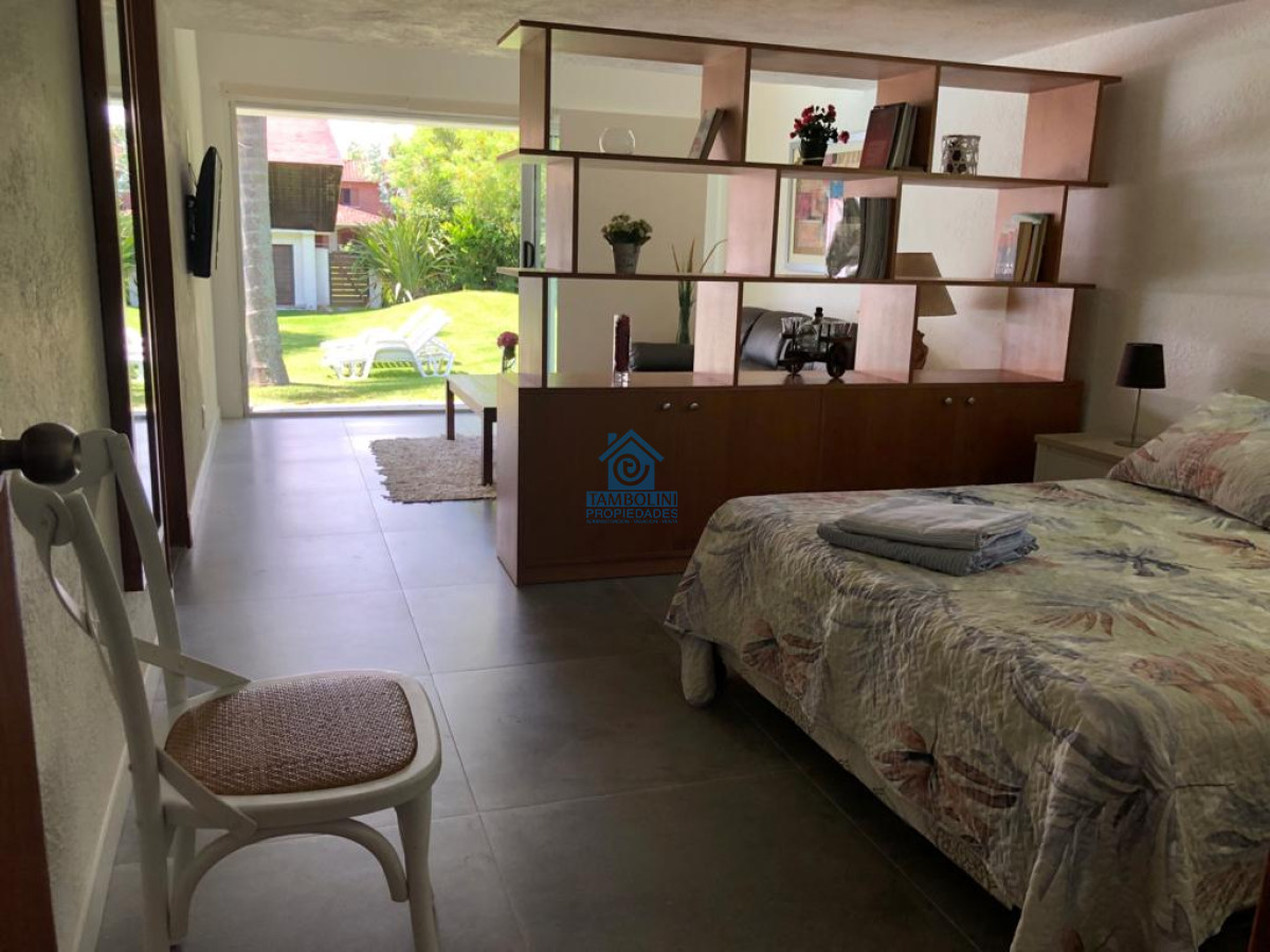 Casa ID.477 - Excelente Casa de 7 Dormitorios, Piscina, Barbacoa y Dependencia en Punta del Este