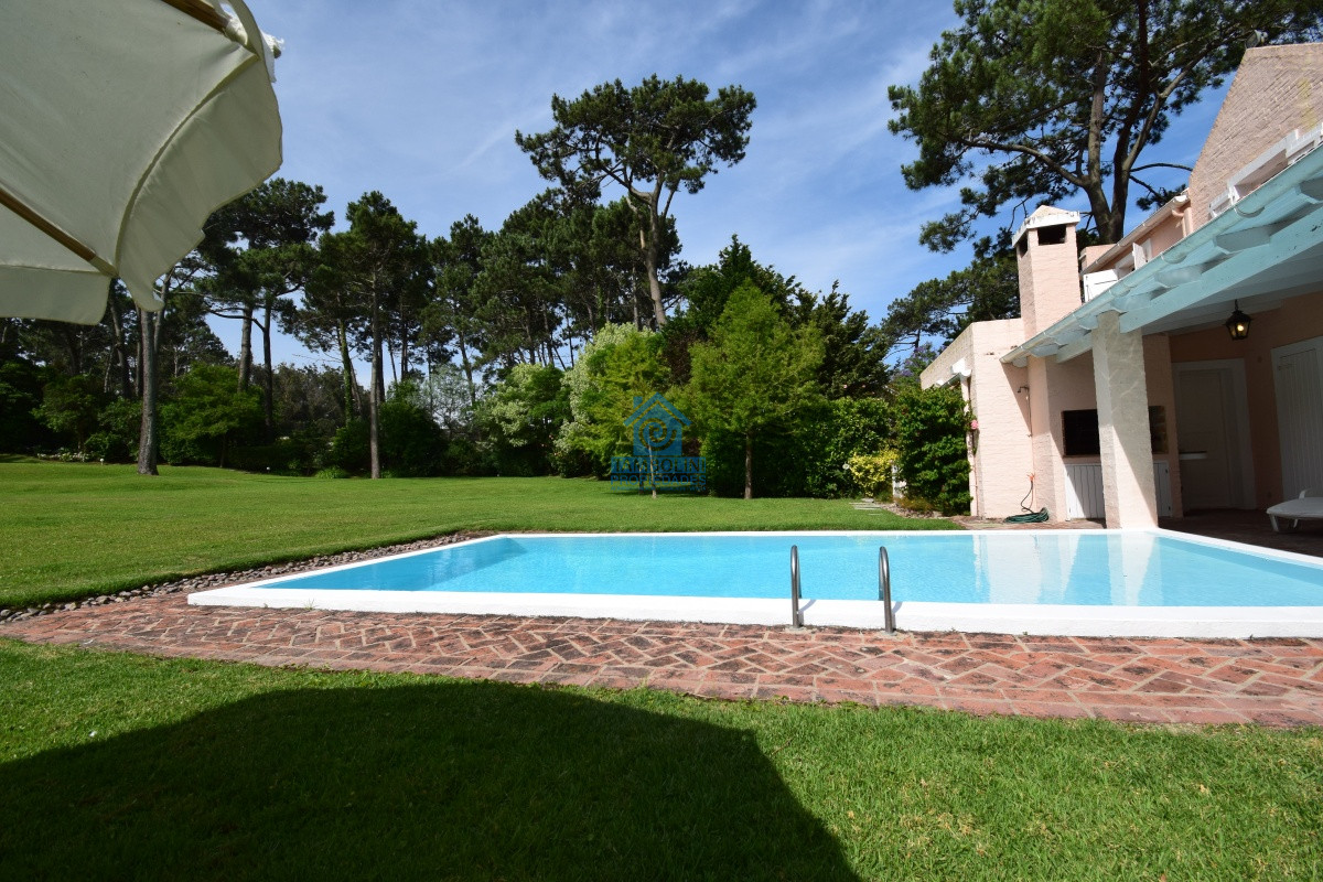 Casa ID.491 - Excelente Casa de 4 Dormitorios en Playa Brava, Punta del Este