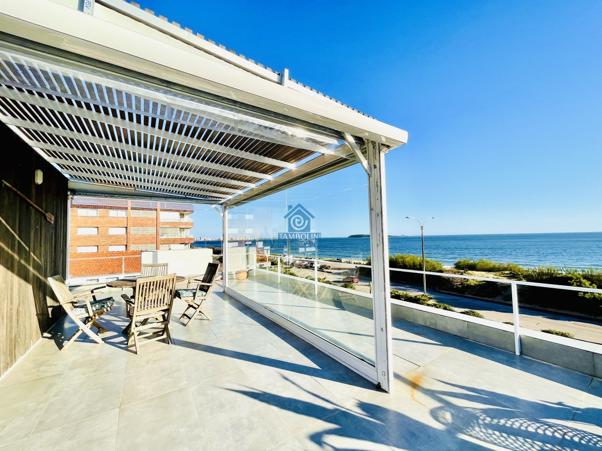 Casa ID.252 - Moderna Casa de 5 Dormitorios y Piscina Climatizada Frente a Playa Mansa - Punta del Este
