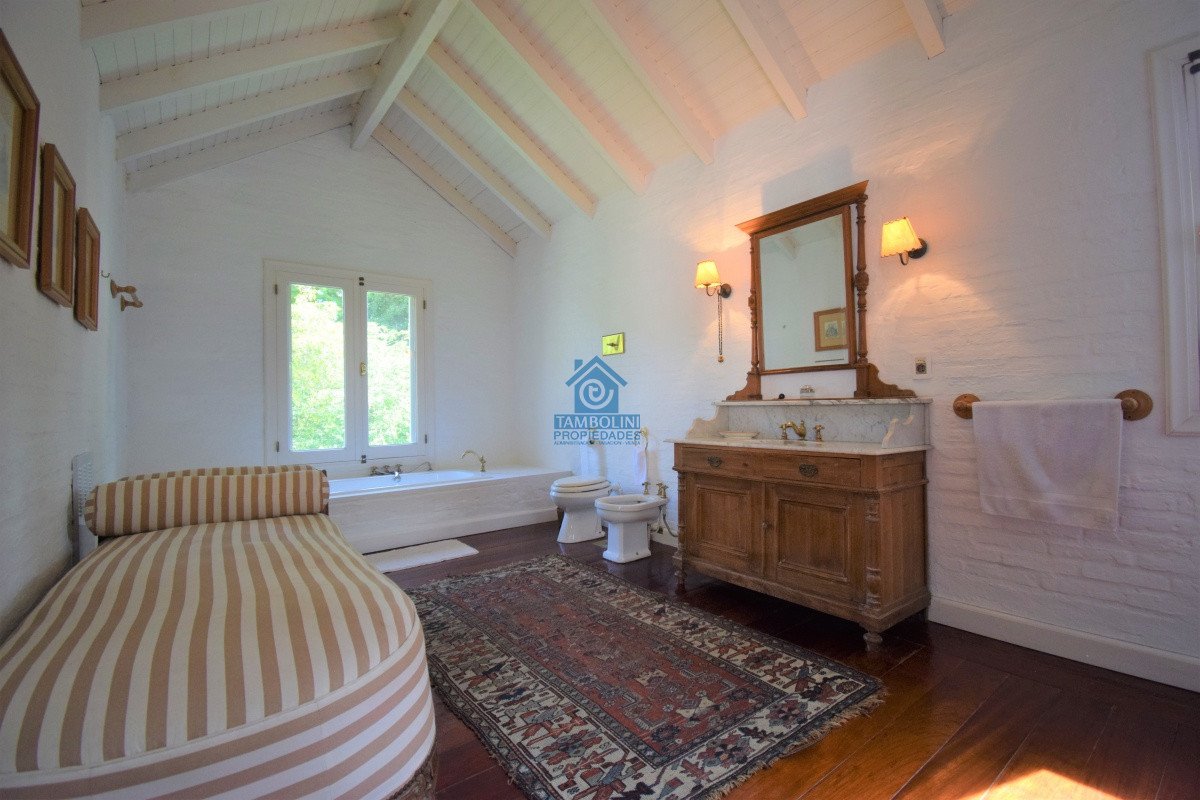 Casa ID.491 - Excelente Casa de 4 Dormitorios en Playa Brava, Punta del Este