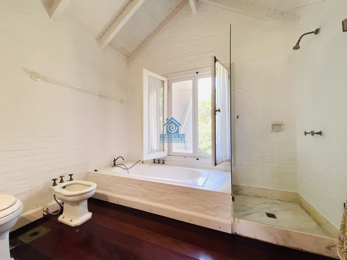 Casa ID.491 - Excelente Casa de 4 Dormitorios en Playa Brava, Punta del Este