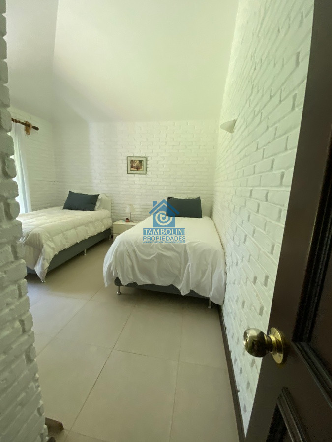 Casa ID.485 - Alquiler temporario de casa de tres dormitorios con piscina en Barrio Lugano a pasos de Punta Shopping, Punta del Este
