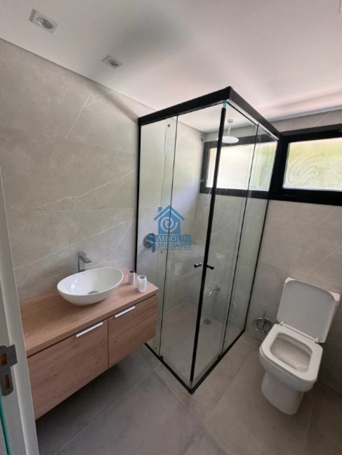 Casa ID.290 - Casa de 4 Dormitorios con Piscina en San Rafael, Venta