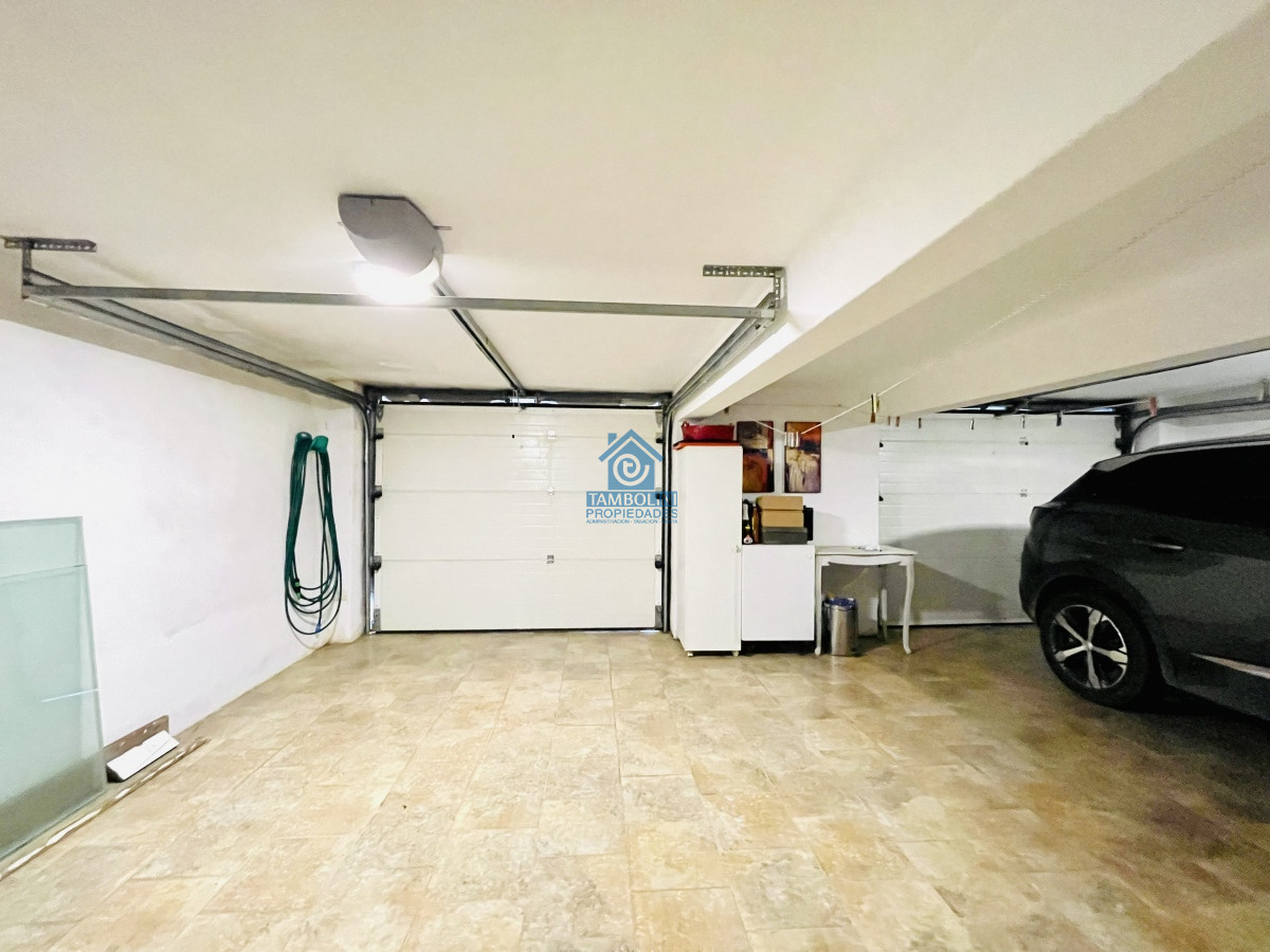 Casa ID.252 - Moderna Casa de 5 Dormitorios y Piscina Climatizada Frente a Playa Mansa - Punta del Este