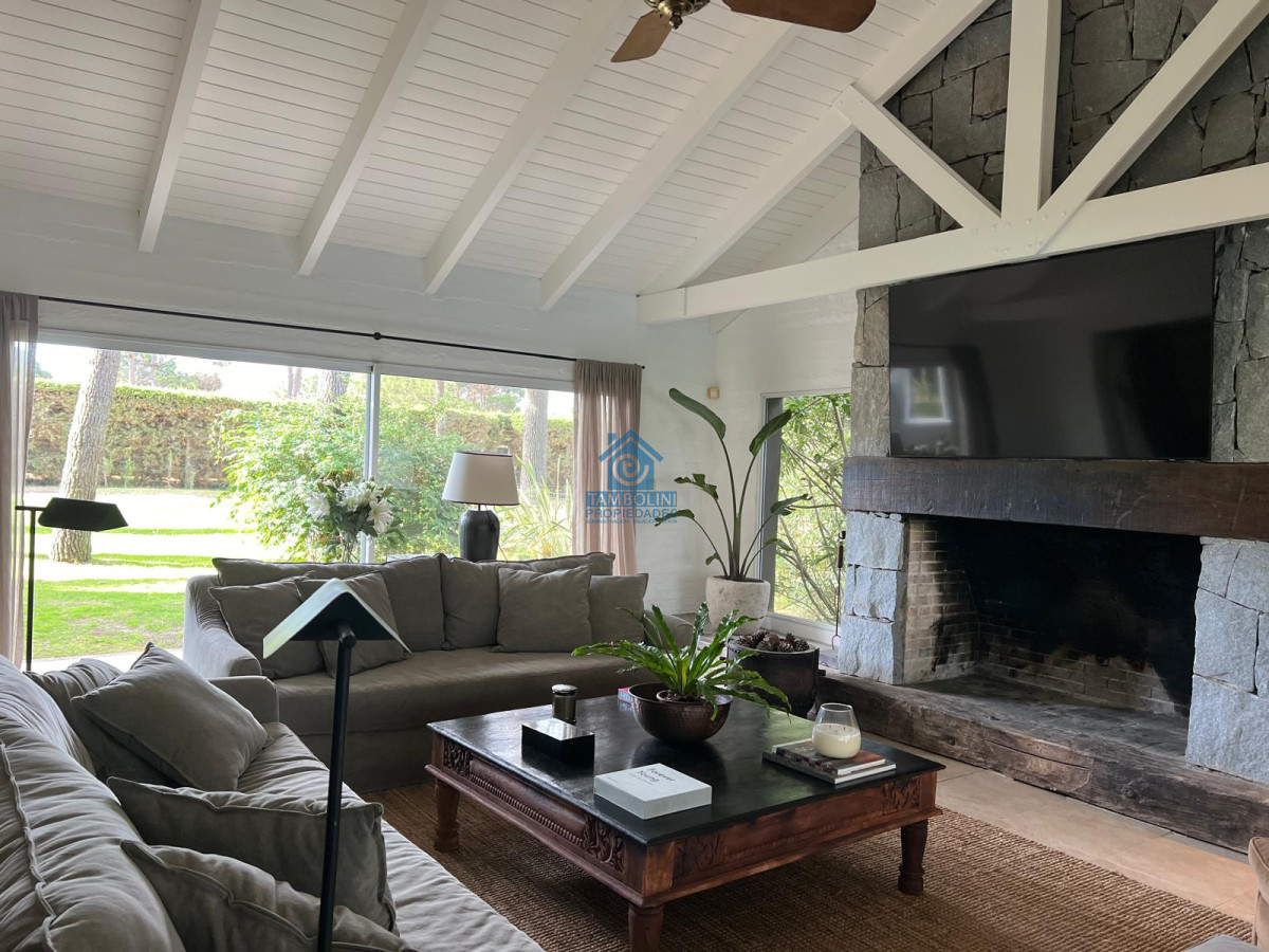 Casa ID.1037 - Excelente casa moderna de 4 Dormitorios más dependencia en barrio privado Pinar del Faro, José Ignacio 