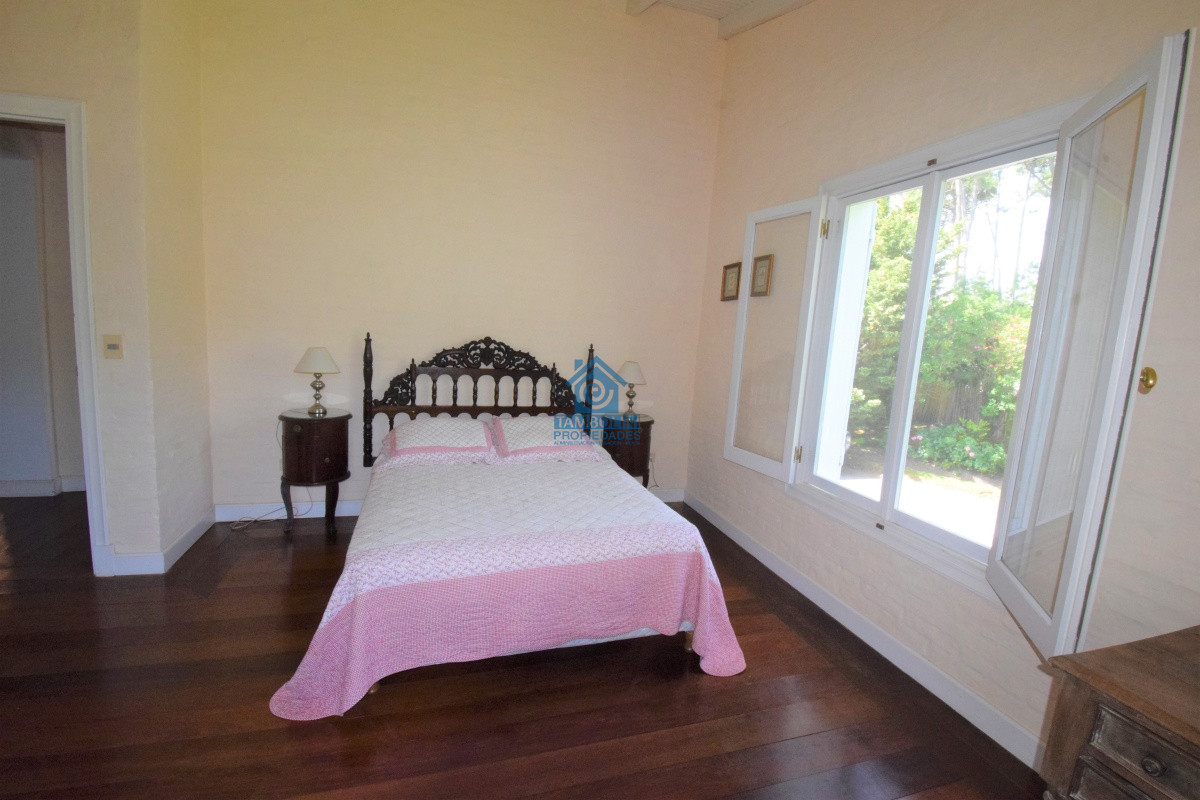 Casa ID.491 - Excelente Casa de 4 Dormitorios en Playa Brava, Punta del Este