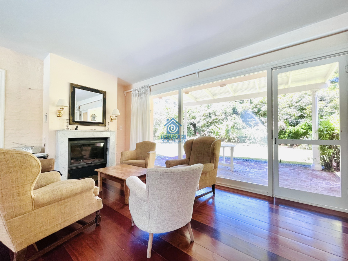 Casa ID.491 - Excelente Casa de 4 Dormitorios en Playa Brava, Punta del Este