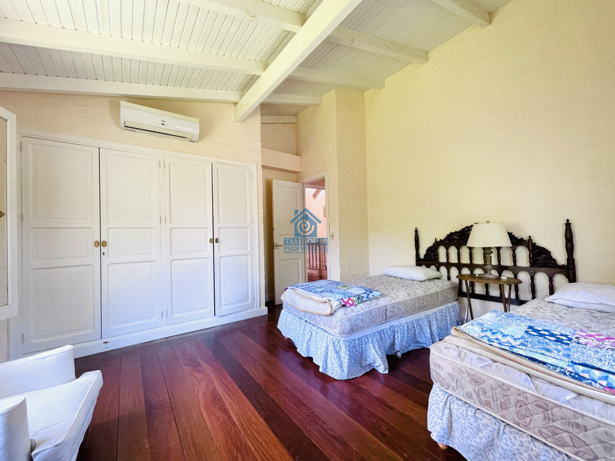Casa ID.491 - Excelente Casa de 4 Dormitorios en Playa Brava, Punta del Este
