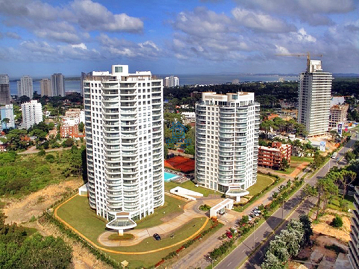 Apartamento ID.1193 - Excelente Apartamento de 2 Dormitorios en Ocean Drive, Punta del Este
