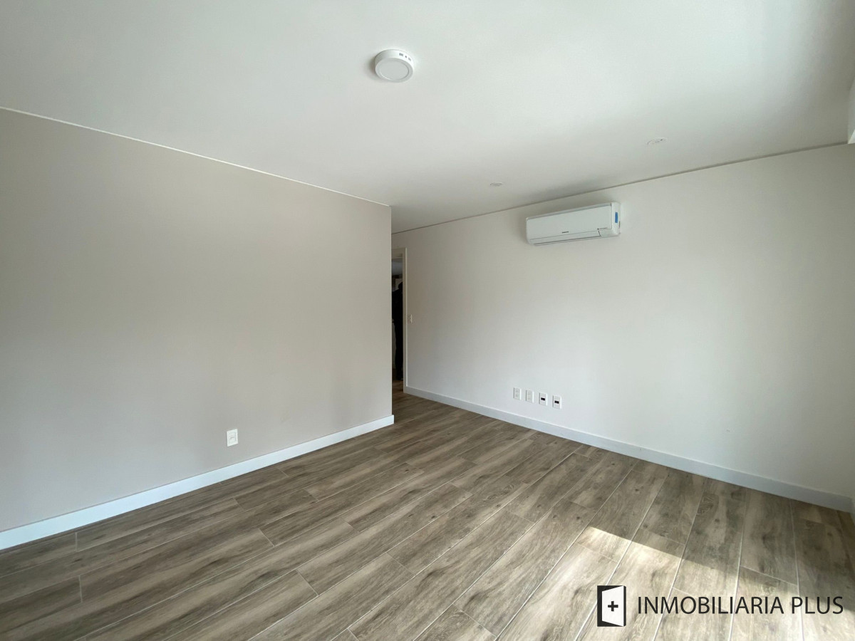 Apartamento ID.472 - Espectacular Apartamento de 2 Dormitorios, Dependencia y Parrillero a Estrenar en Punta del Este Maldonado C924