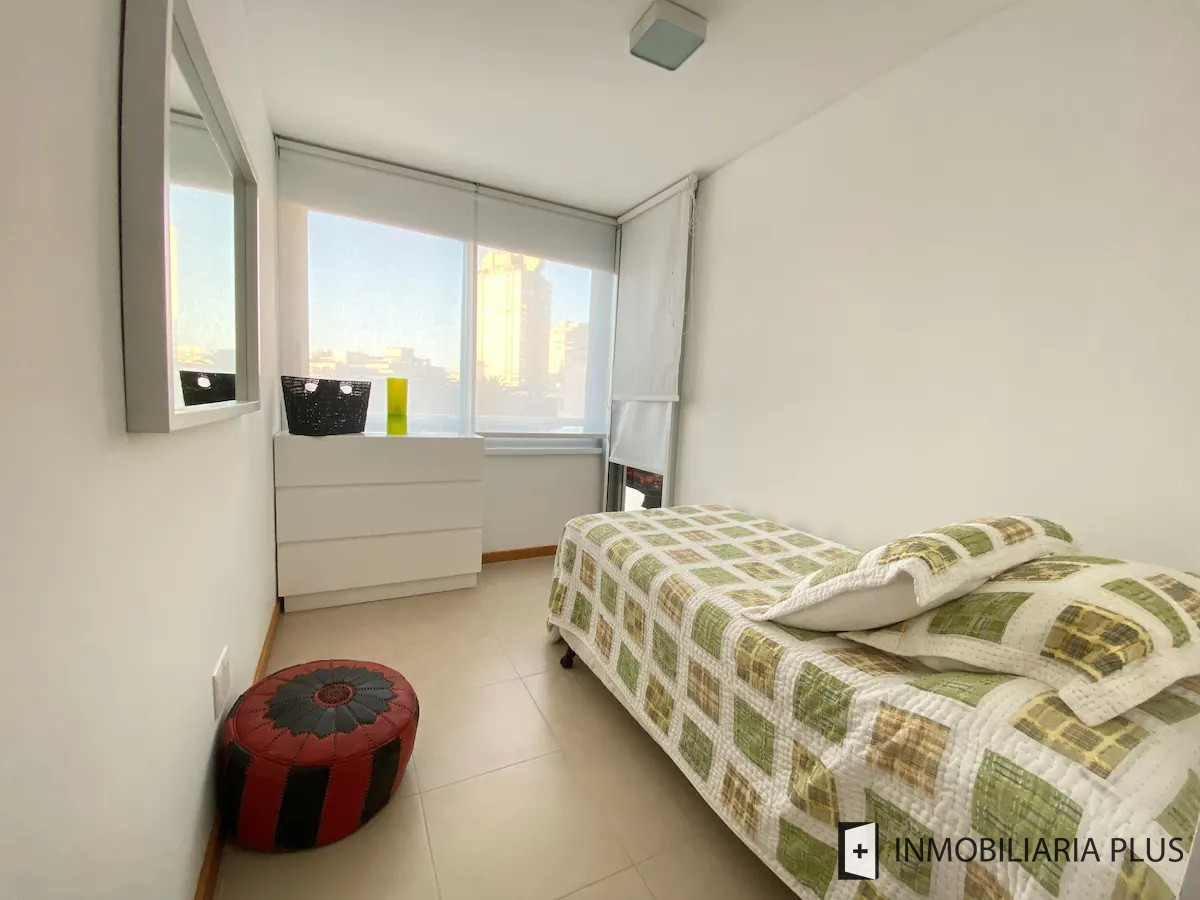 Apartamento ID.1011 - Alquiler de Apartamento de 115 m2 con 3 Dormitorios Frente al Mar en la Península de Punta del Este
