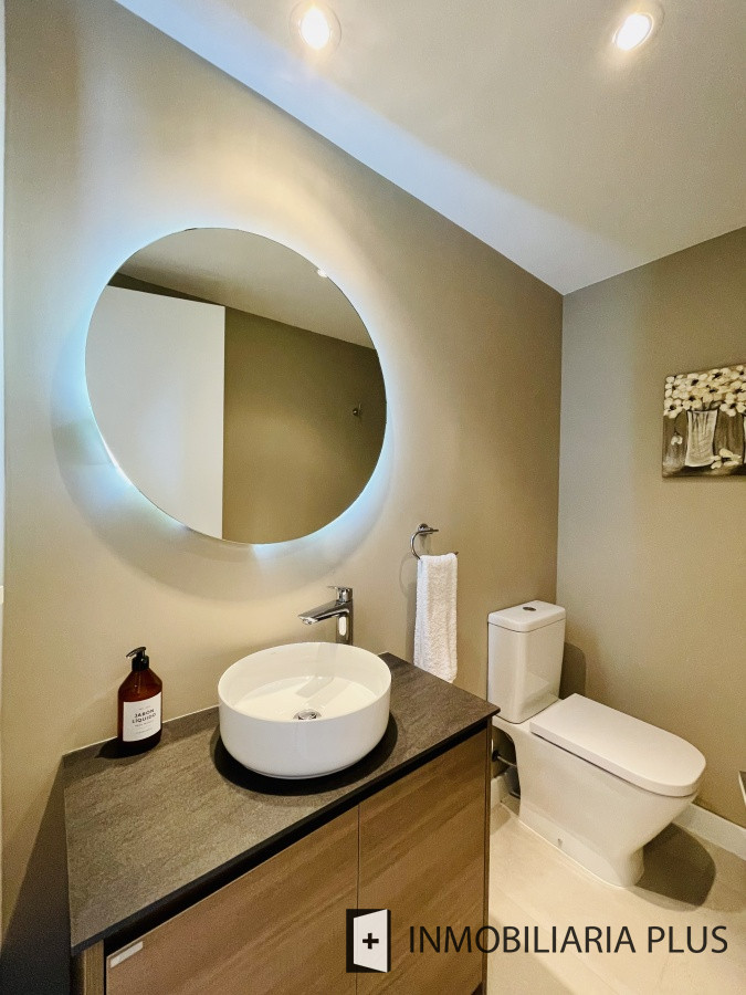 Apartamento ID.881 - Alquiler de Apartamento con todos los servicios sobre Playa Mansa 2 Dormitorios en Torre Venetian 