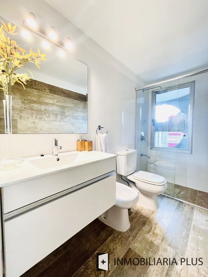 Apartamento ID.851 - Venta de Apartamento en Playa Brava de 2 Dormitorios Frente al Mar Punta del Este C851