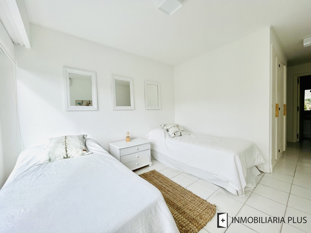 Apartamento ID.729 - Alquiler temporario de penthouse de tres dormitorios en Playa Montoya, La Barra C729B