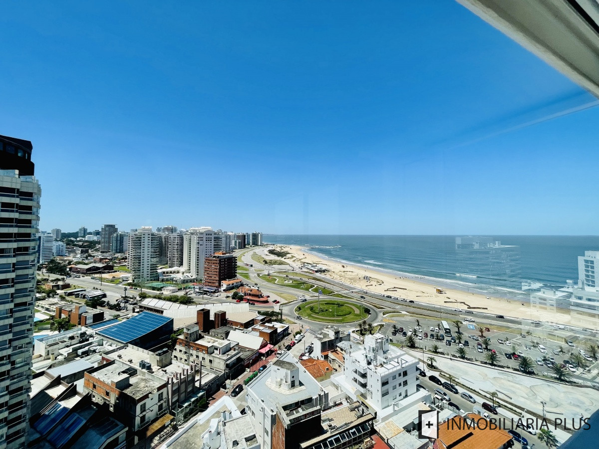 Apartamento ID.1000 - Alquiler departamento piso alto de 3 dormitorios en la Península de Punta del Este