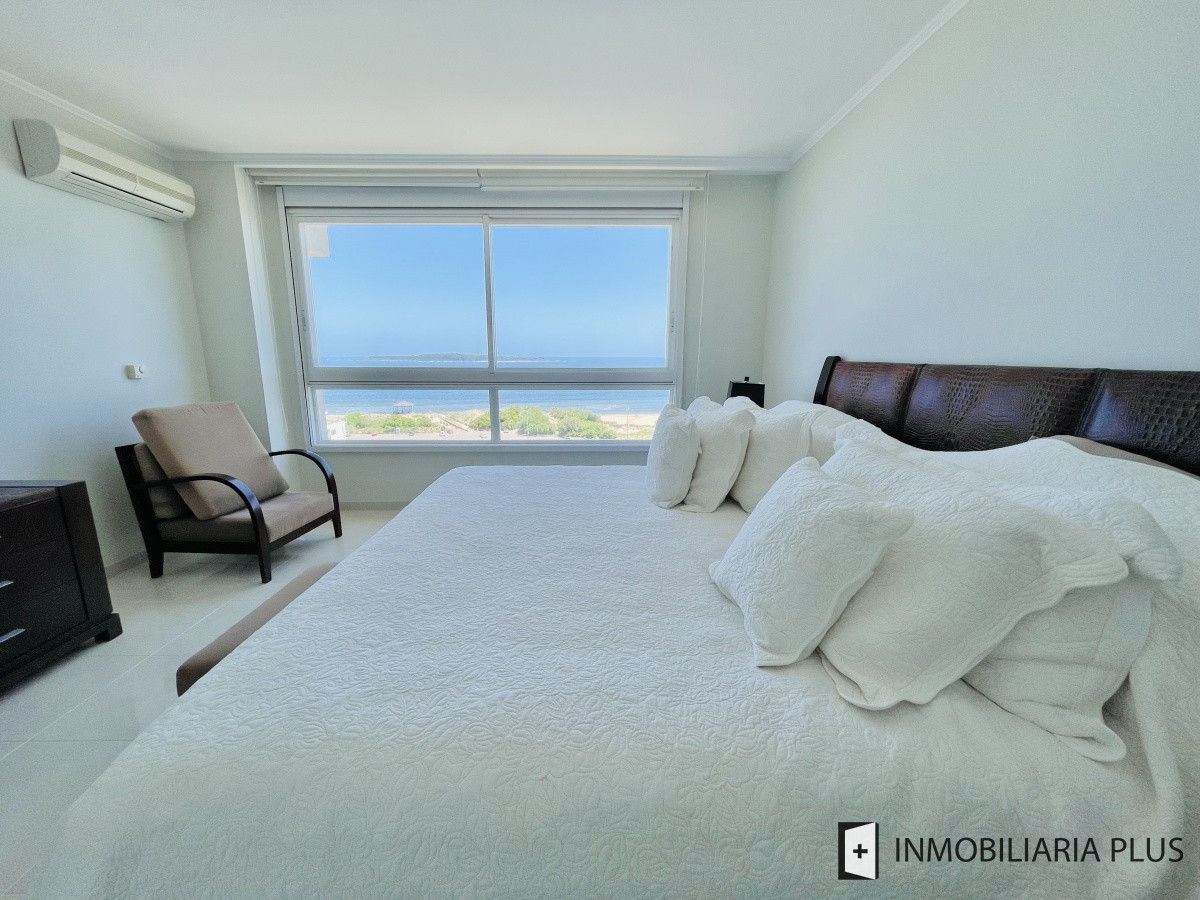 Apartamento ID.934 - Alquiler de Apartamento de 197 m2 con vista al mar con todos los servicios en Torre Le Jardin de Playa Mansa, Punta del Este