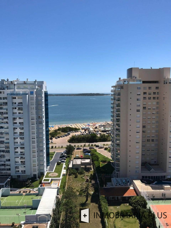 Apartamento ID.470 - Venta de Apartamento de 3 Dormitorios con Vista al Mar, Playa Mansa, Punta del Este C922