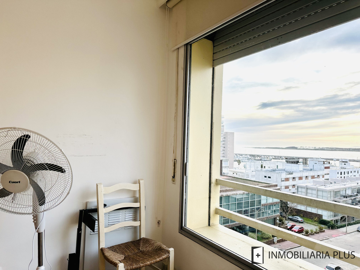 Apartamento ID.1666 - Venta de apartamento en Península de Punta del este con 3 dormitorios y 2 baños reciclado 
