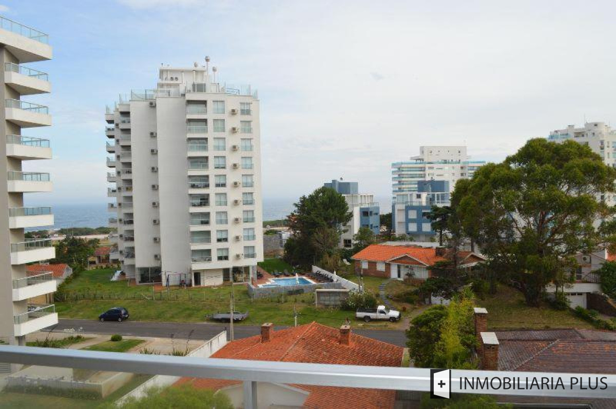 Apartamento ID.823 - Venta de Apartamento de 2 Dormitorios en Aidy Grill, Punta del Este C823