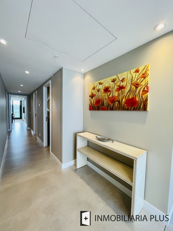 Apartamento ID.881 - Alquiler de Apartamento con todos los servicios sobre Playa Mansa 2 Dormitorios en Torre Venetian 