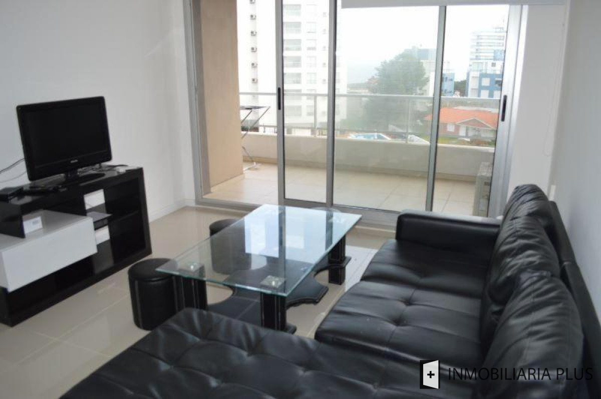 Apartamento ID.823 - Venta de Apartamento de 2 Dormitorios en Aidy Grill, Punta del Este C823