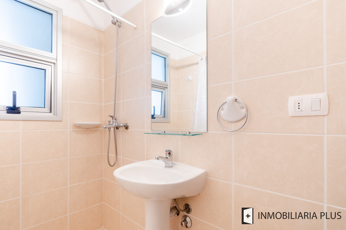 Apartamento ID.645 - Venta de Moderno Apartamento de 254 m2 con 3 Dormitorio y Dependencia Frente al Mar, Playa Brava C996