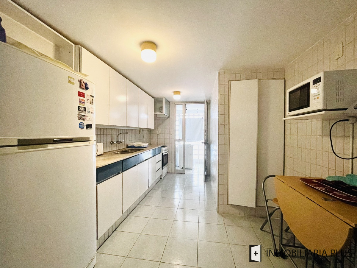 Apartamento ID.715 - Venta de Apartamento de 2 Dormitorios Frente al Mar, con Vista - Playa Mansa, Venta Código: C715B