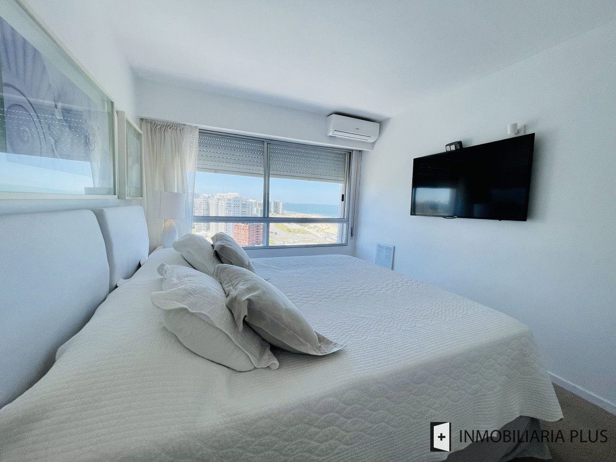 Apartamento ID.1000 - Alquiler departamento piso alto de 3 dormitorios en la Península de Punta del Este