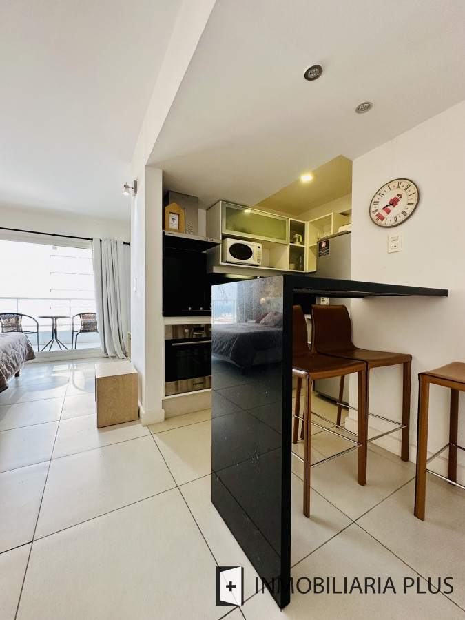 Apartamento ID.647 - Venta de Moderno Monoambiente con Vista al Mar en Venta, Península de Punta del Este C998