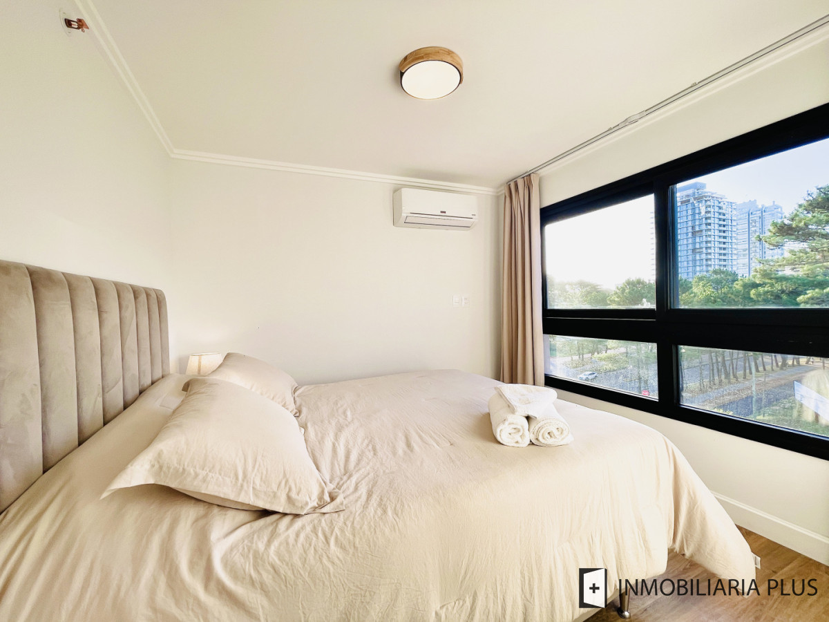 Apartamento ID.1581 - Alquiler de Apartamento en Punta del Este de 1 Dormitorio en Alquiler Anual sobre Roosevelt