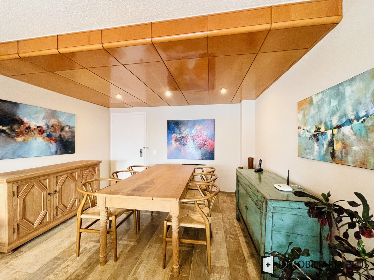Apartamento ID.851 - Venta de Apartamento en Playa Brava de 2 Dormitorios Frente al Mar Punta del Este C851