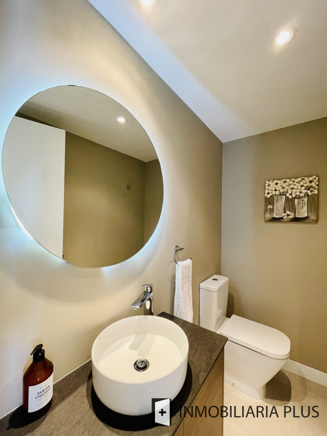Apartamento ID.881 - Alquiler de Apartamento con todos los servicios sobre Playa Mansa 2 Dormitorios en Torre Venetian 