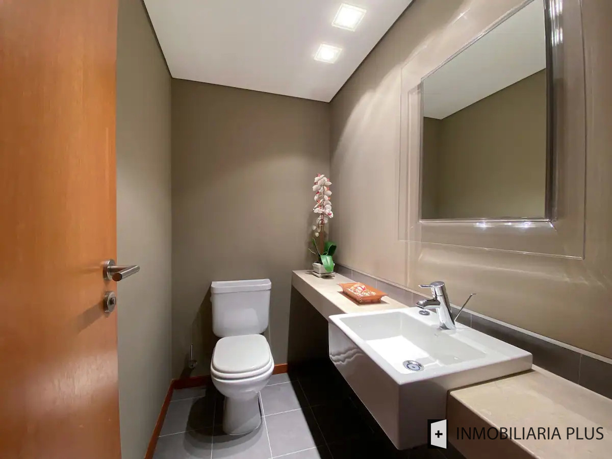 Apartamento ID.1011 - Alquiler de Apartamento de 115 m2 con 3 Dormitorios Frente al Mar en la Península de Punta del Este