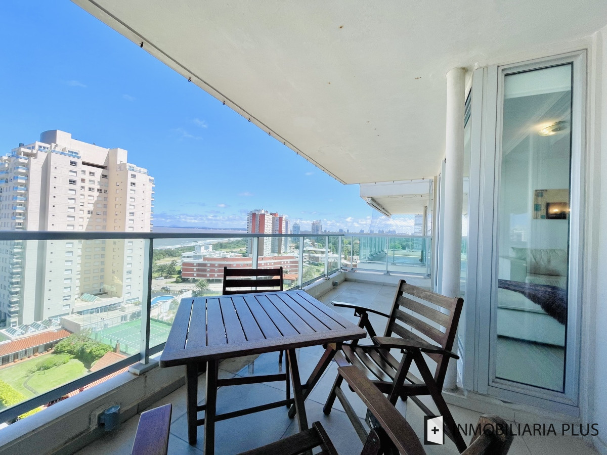 Apartamento ID.993 - Venta de Apartamento de 2 Dormitorios con Vista al Mar y Parrillero en Playa Mansa