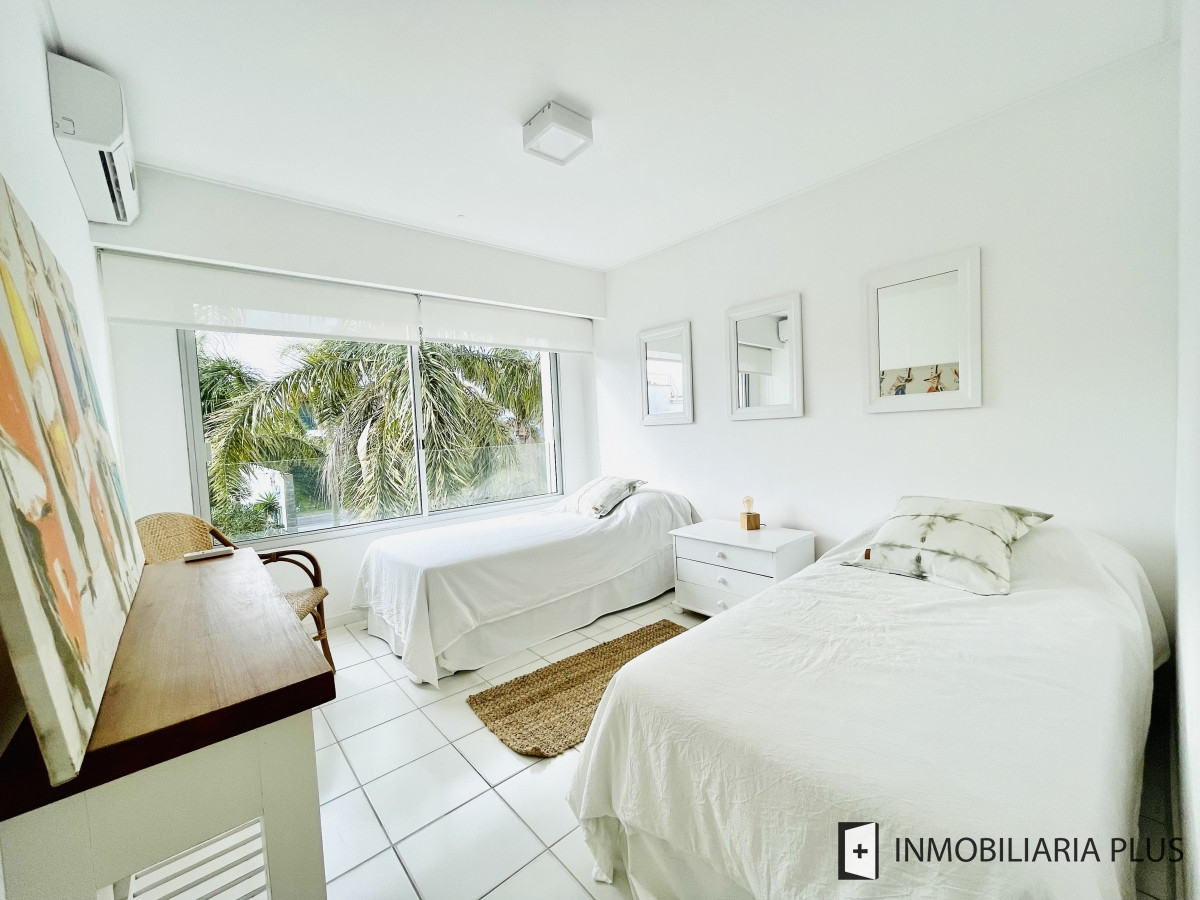 Apartamento ID.729 - Alquiler temporario de penthouse de tres dormitorios en Playa Montoya, La Barra C729B