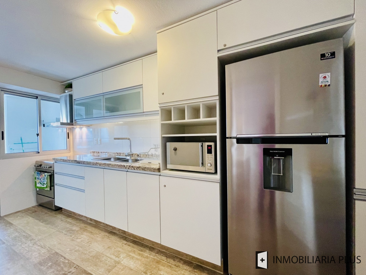 Apartamento ID.851 - Venta de Apartamento en Playa Brava de 2 Dormitorios Frente al Mar Punta del Este C851