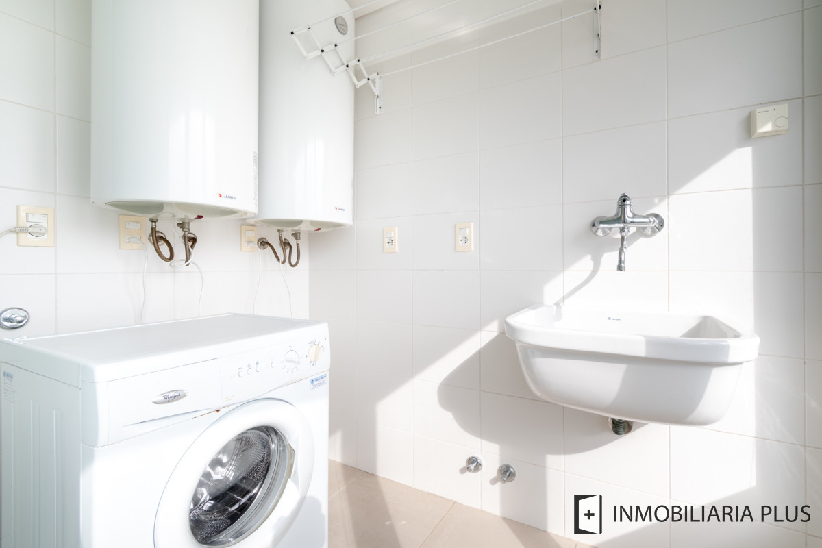 Apartamento ID.1075 - Venta de Apartamento de 218 m2 con 4 dormitorios en playa Brava Punta del Este