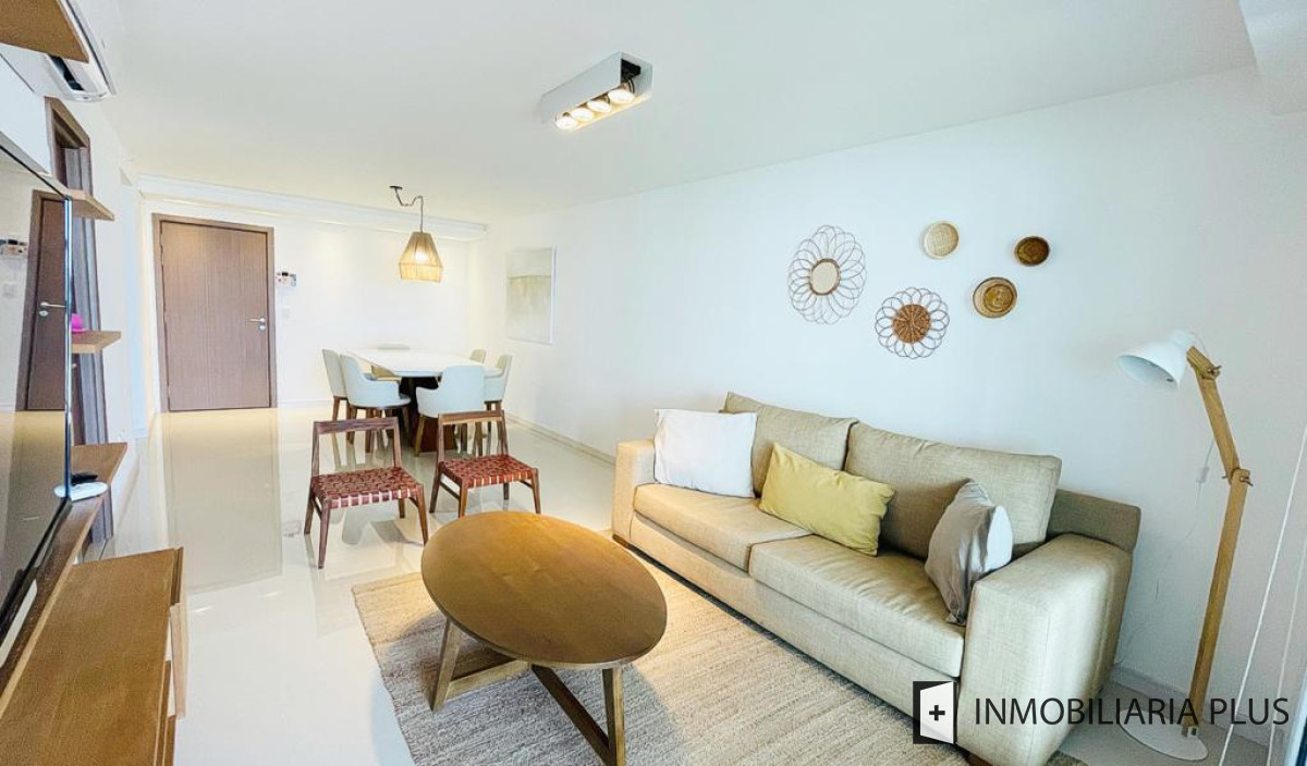 Apartamento ID.988 - Alquiler de Apto con 3 Dormitorios Parrillero Piscina Gimnasio Playroom y másen playa Brava Punta del Este