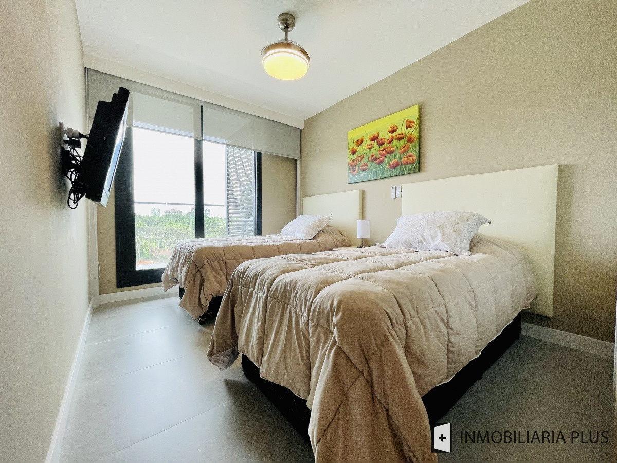Apartamento ID.881 - Alquiler de Apartamento con todos los servicios sobre Playa Mansa 2 Dormitorios en Torre Venetian 