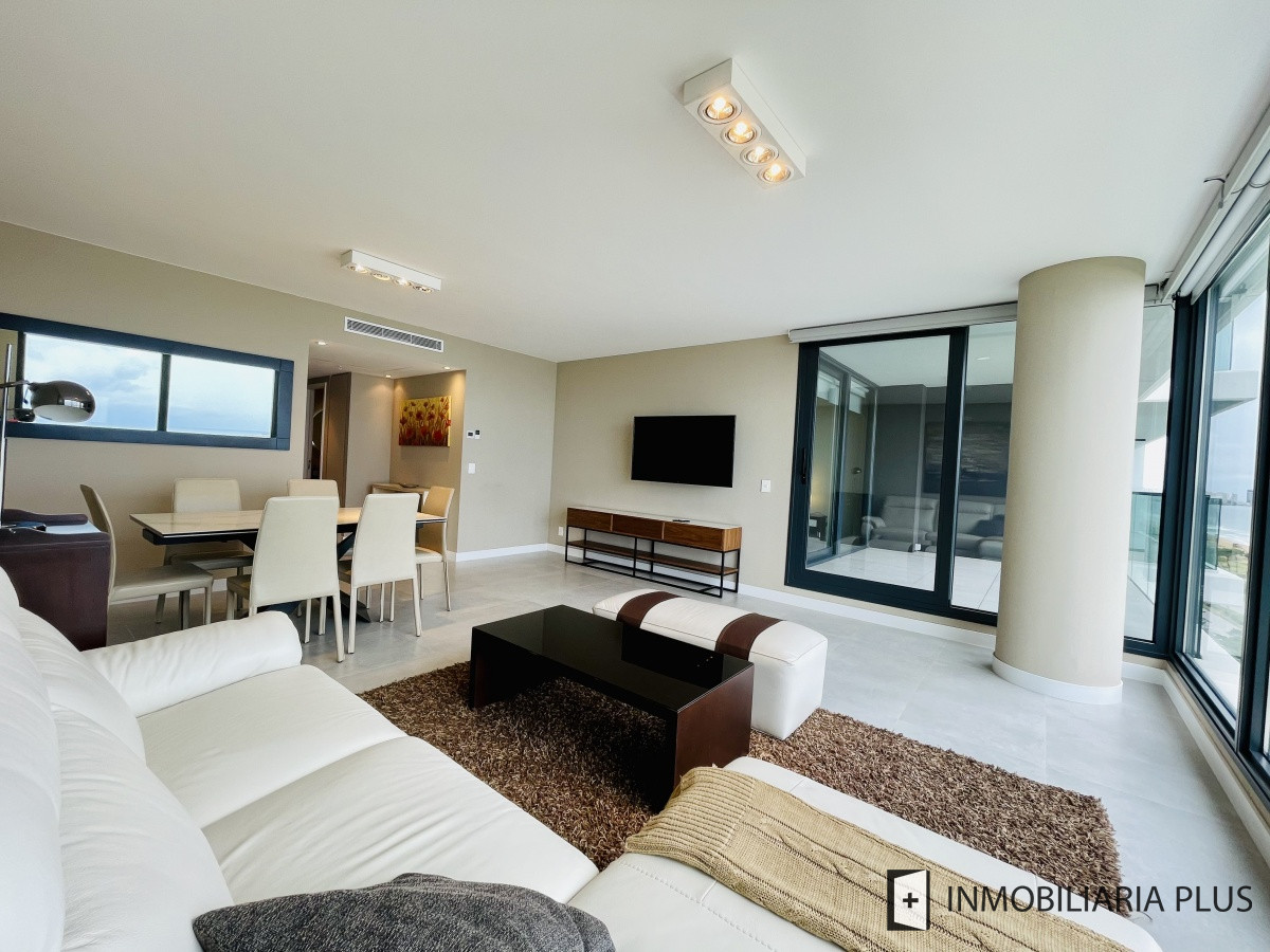 Apartamento ID.881 - Alquiler de Apartamento con todos los servicios sobre Playa Mansa 2 Dormitorios en Torre Venetian 