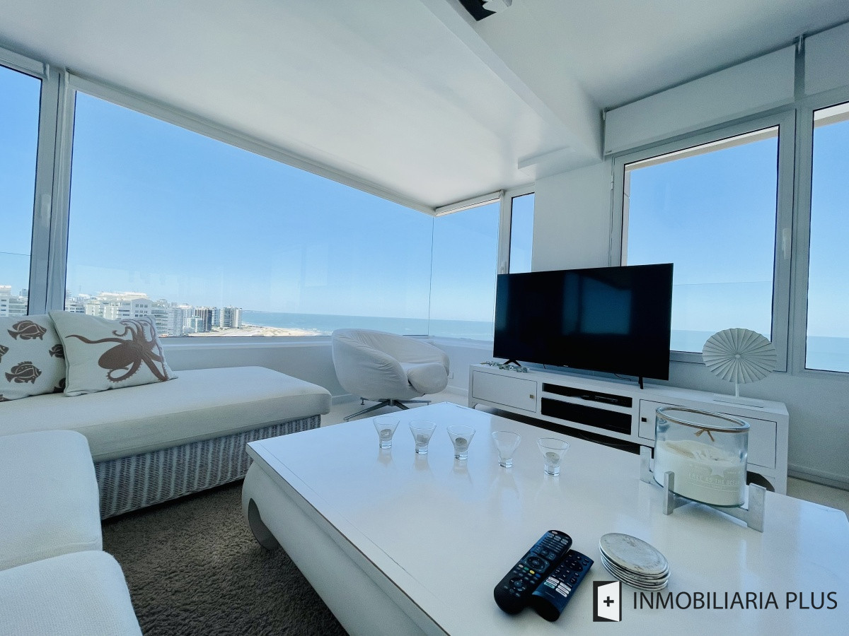 Apartamento ID.1000 - Alquiler departamento piso alto de 3 dormitorios en la Península de Punta del Este