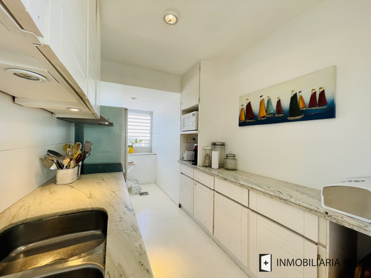 Apartamento ID.1000 - Alquiler departamento piso alto de 3 dormitorios en la Península de Punta del Este